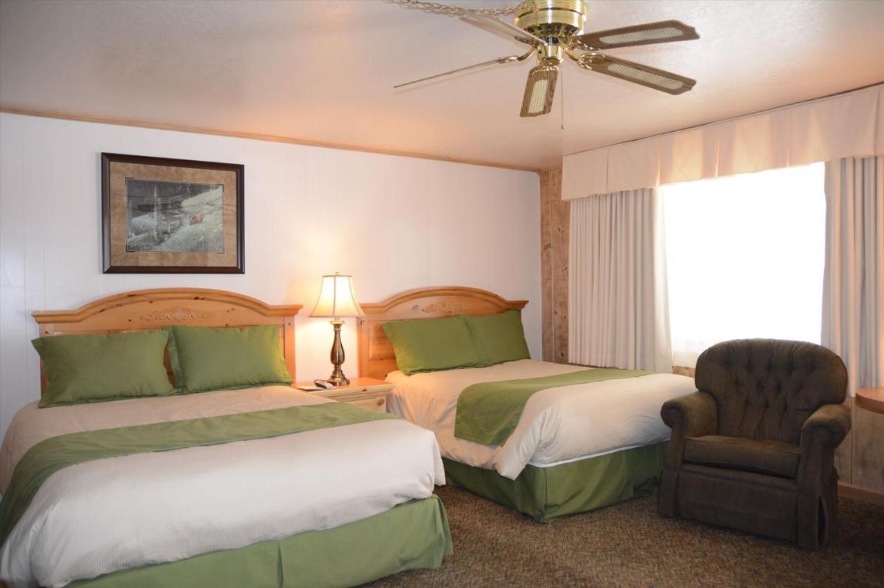 June Lake Motel Bagian luar foto