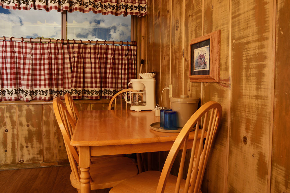 June Lake Motel Bagian luar foto