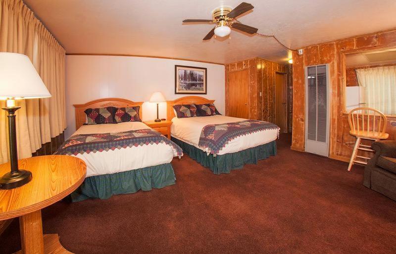 June Lake Motel Bagian luar foto